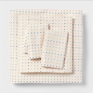 NEW Room Essentials Multicolor Dotted Bedding Sheets